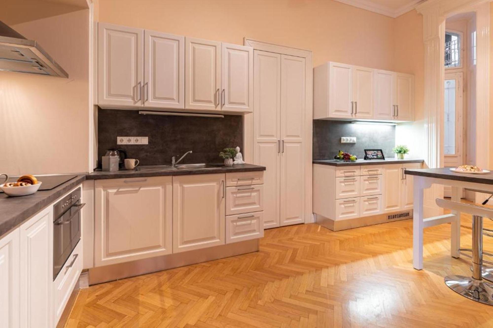 City Hotel Matyas Budapest Bagian luar foto